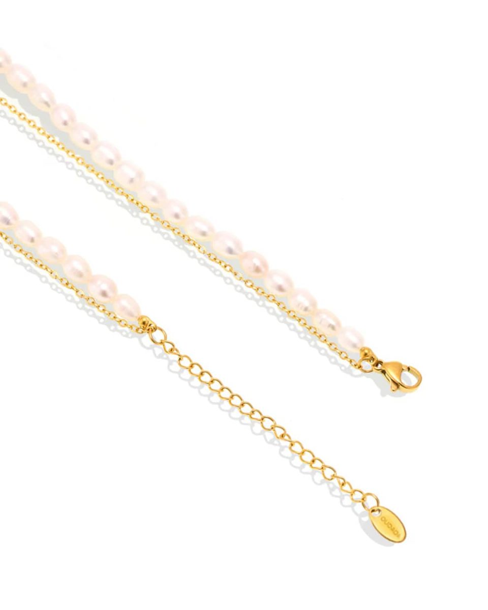 Layered Pearl Necklace styling effect, perfectly matched with clothing