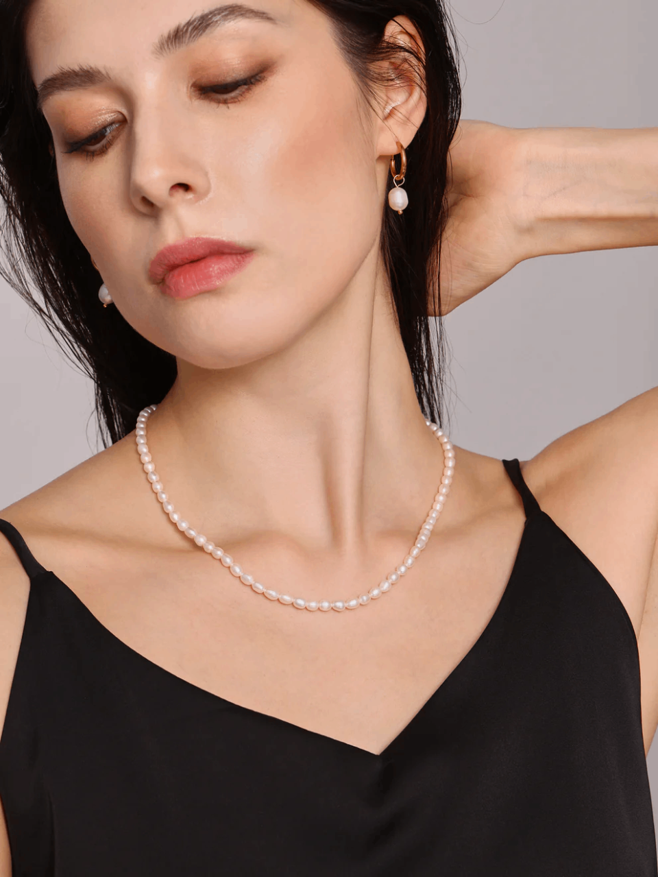 Daily wear model with T-Bar Freshwater Pearl Choker