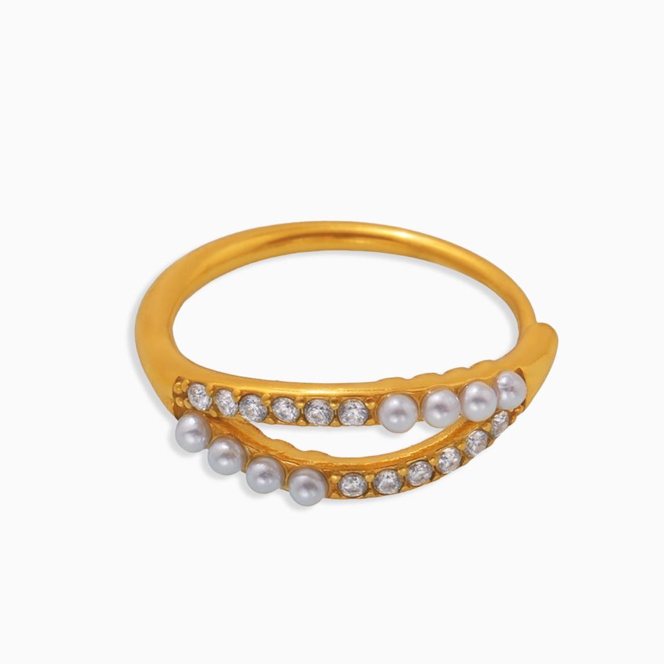Elegant pearl ring for women with pink zircon and gold stainless steel band
