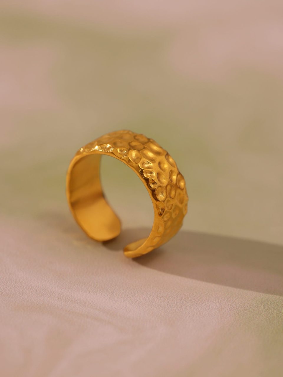 Minimalist European Stainless Steel Open Ring in use on a hand