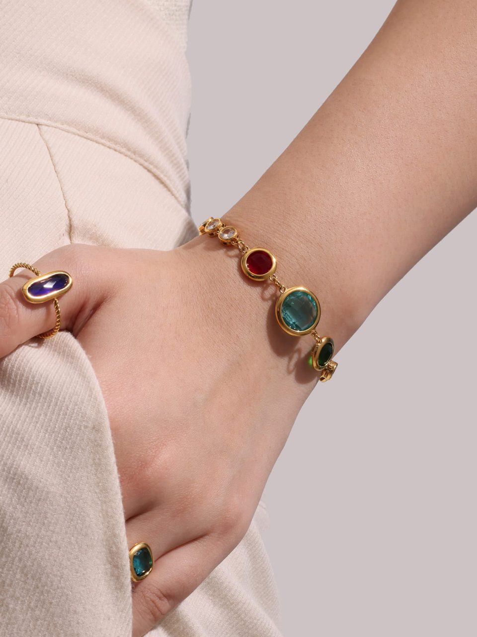 Model wearing color glass stone bracelet E653