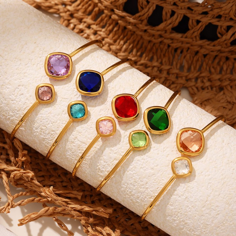 Scene picture Fashion bangle