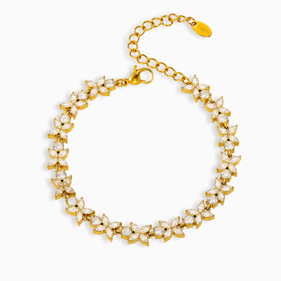 Gold Four-Leaf Clover CZ Bracelet on white background – stainless steel, waterproof, hypoallergenic