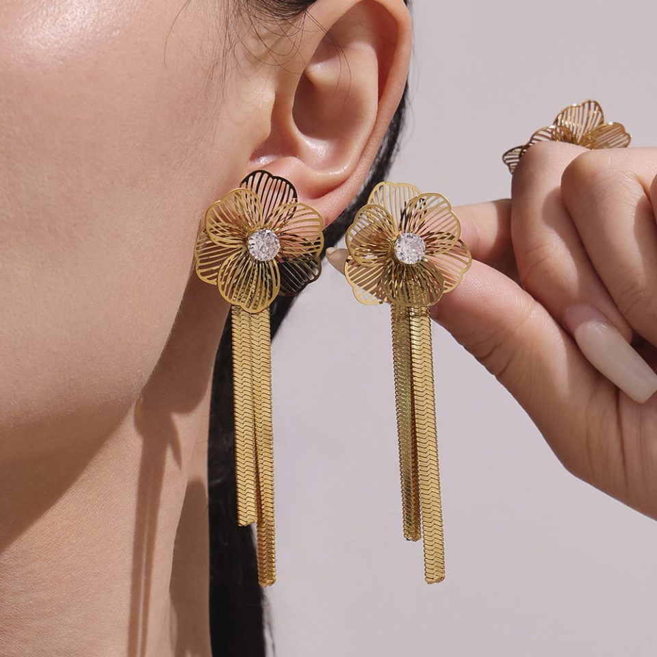 Model Gold Zirconia Tassel Earrings TXF328