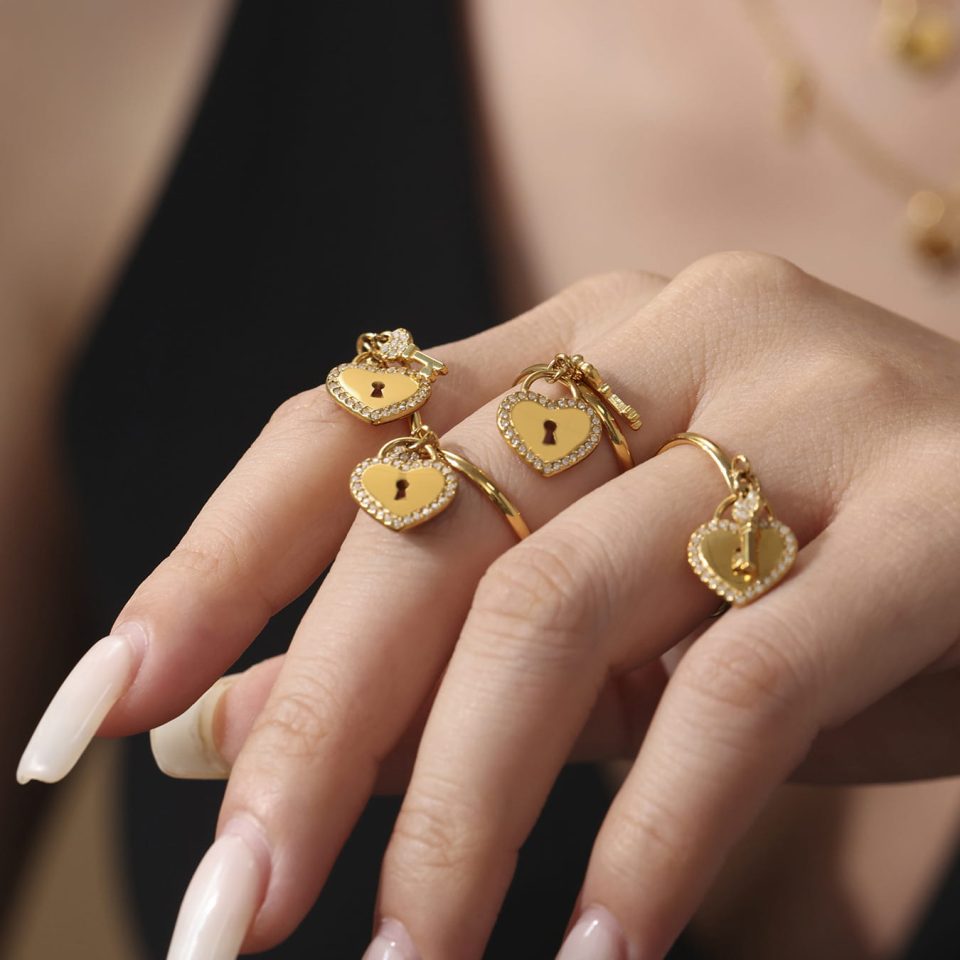 Model wearing 5A zircon heart ring TXA299