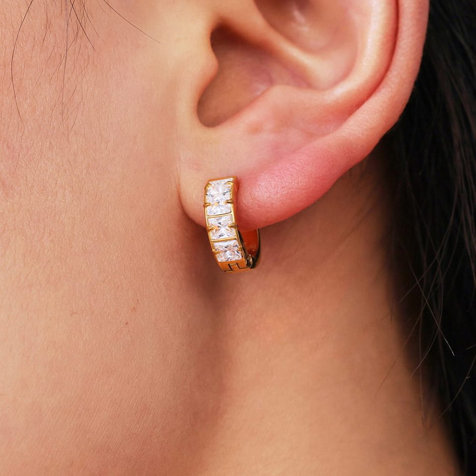 Model wears gold full diamond zircon earrings F1425