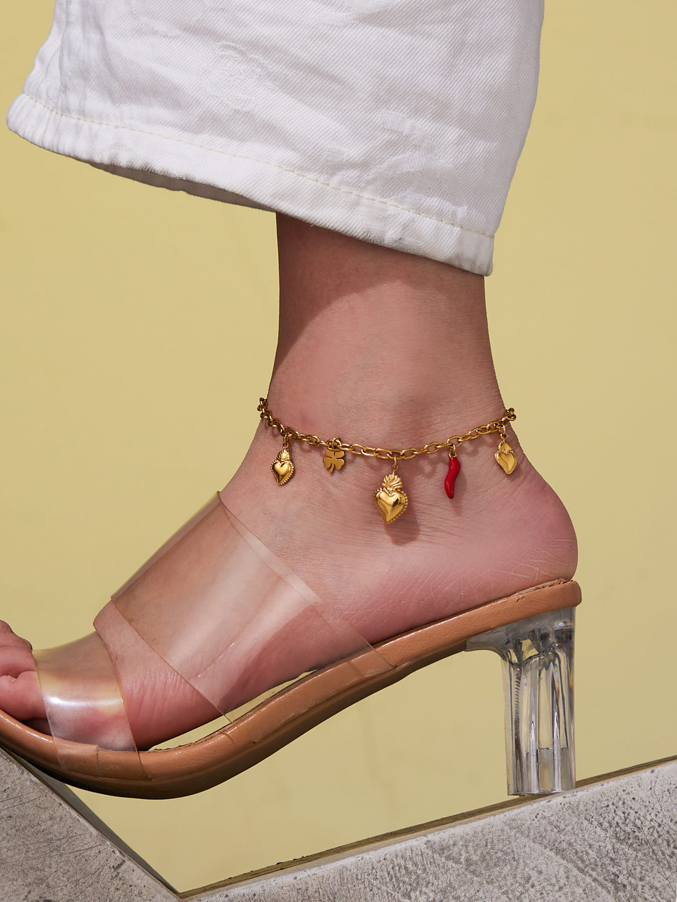 Model wearing a gold DIY anklet TXS385–