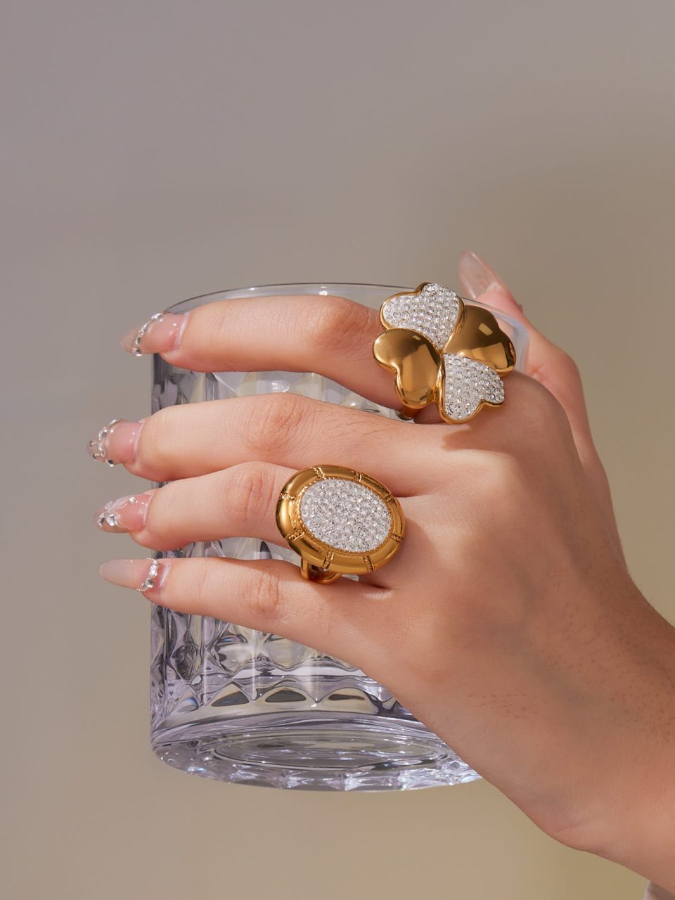 Model wearing a gold ring A647-