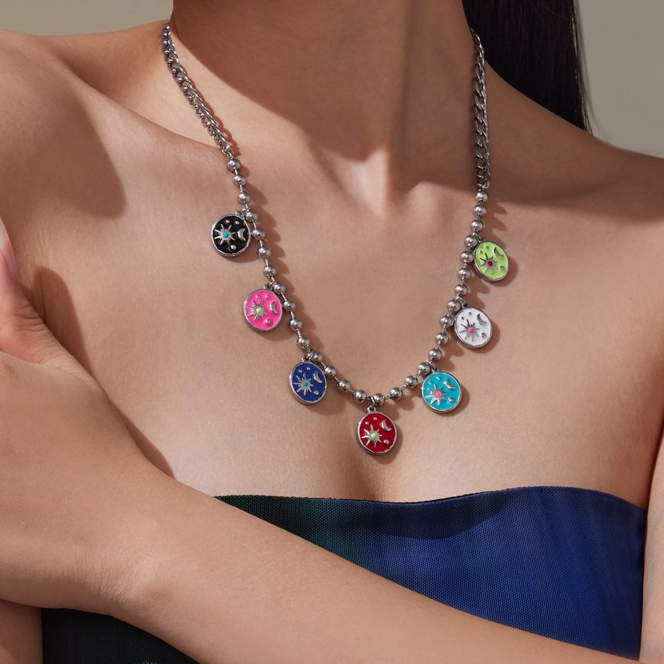 Model wearing a steel DIY necklace P158